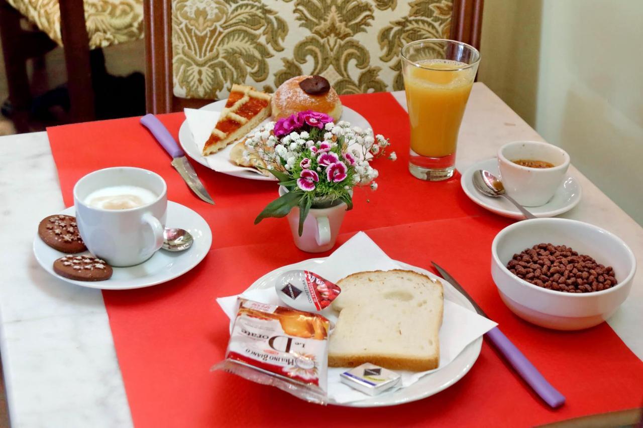 Antico Platano Acomodação com café da manhã Roma Exterior foto